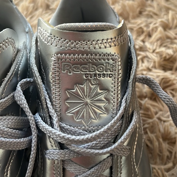 Cardi B x Wmns Classic Leather 'Silver Metallic Pewter' - Picture 3 of 5